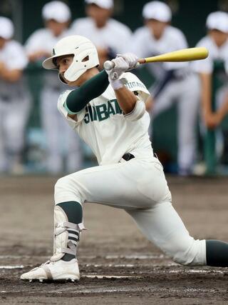 小千谷－新発田農　６回新発田農無死三塁、平野詠士が三塁手を強襲する適時内野安打を放ち７－０＝新発田市五十公野運動公園野球場