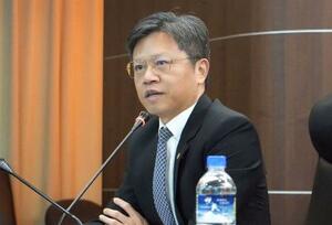 11月、記者会見でタイ人少女の人身取引事件について説明する台湾の警察幹部=台北