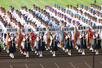 整列する新潟産大付ナイン=8月7日、阪神甲子園球場