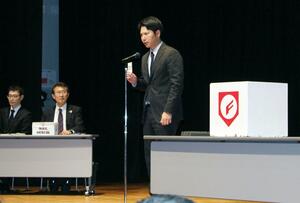 北信越高校野球県大会の組み合わせ抽選会=18日、新潟市中央区の新潟ユニゾンプラザ