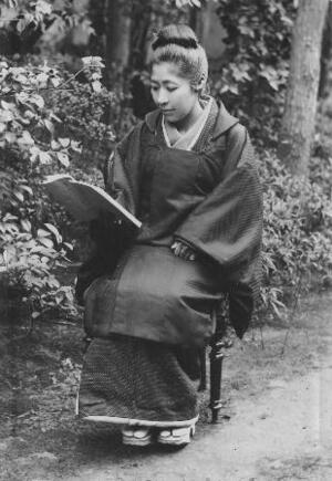 　大同生命保険の創業者の一人、広岡浅子