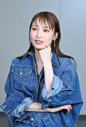 　「もしペパが自分の友達だったら『そんな男は忘れて、一緒に推し活を楽しもう』と言いたい。現代なら、他に楽しいことがたくさんあるんですよね」と話す望海風斗