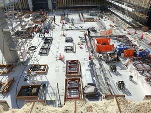 福島第1原発で建設中の放射性物質分析・研究施設第2棟=7月(日本原子力研究開発機構提供)