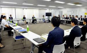 中央最低賃金審議会の第4回小委員会=29日午後、東京都中央区