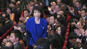 4日、自民党総裁に選出された高市前経済安保相=東京・永田町の党本部