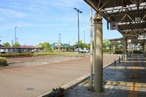 ＪＲ矢代田駅西口のタクシー待機場。現在、ここからタクシーに乗ることは事実上不可能だ＝新潟市秋葉区舟戸２
