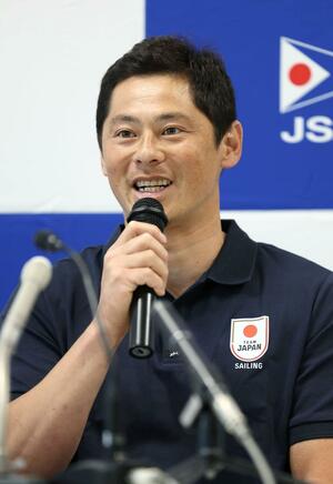 会見でパリ五輪への意気込みを語る富澤慎=都内