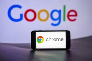 米グーグルのインターネット閲覧ソフト「クローム」のロゴ(ゲッティ=共同)