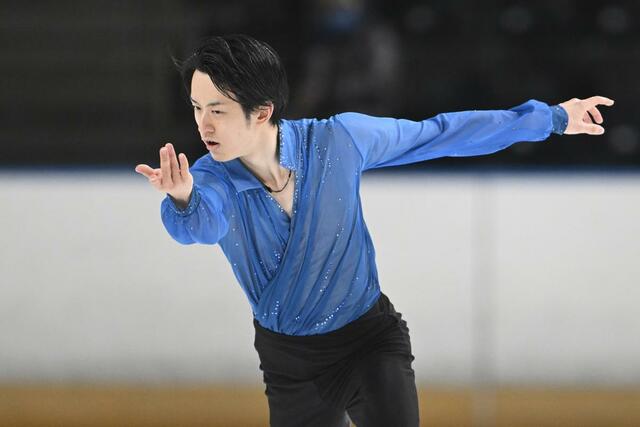 成年男子フリー　演技する愛知・山本草太＝フラット八戸