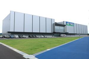ヨネックスの新研究開発施設「ヨネックス パフォーマンス イノベンションセンター」=長岡市、8月27日