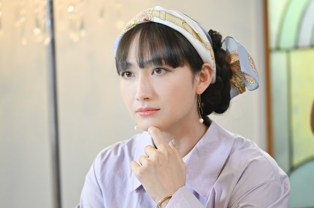 香椎由宇 8年半ぶり連ドラレギュラー出演 サバサバキャラのイメージは 魔女の宅急便 のウルスラ 新潟日報デジタルプラス