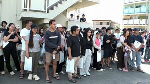 ビレッジハウス、ゴミの分別などの説明会に参加する住民たち(C)テレビ東京