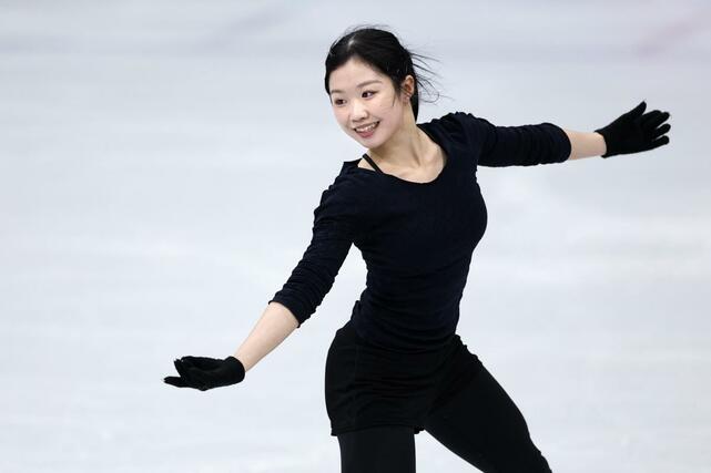 公式練習で調整する中井亜美＝ミラノ（共同）