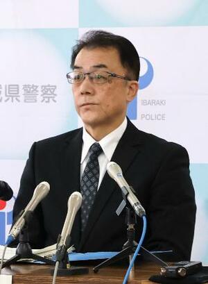 　ネイリスト殺害事件の容疑者逮捕について記者会見する茨城県警の坂井誠刑事部長＝２１日午後、水戸署