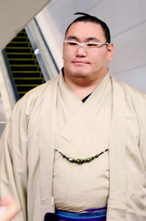 大相撲のロンドン公演を終え、羽田空港に到着した豊昇龍=22日