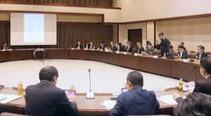 県内企業のDX推進に向けた支援機関との意見交換会=22日、新潟市中央区