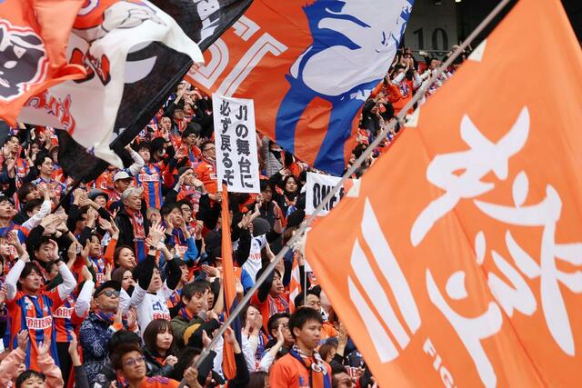 敵地で迎えた今季最終節に詰めかけた新潟サポーター=東京・味の素スタジアム