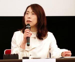 「新聞通信調査会」主催のシンポジウムで発言する同志社大大学院の三牧聖子教授=23日午後、東京都港区