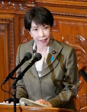 　衆院本会議で、中道改革連合の小川代表の代表質問に答弁する高市首相。自民党が圧勝した衆院選後、初の本格論戦が始まった＝２４日午後