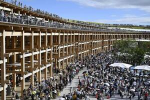 閉幕日、大勢の来場者でにぎわう大阪・関西万博の会場=10月、大阪市此花区の夢洲