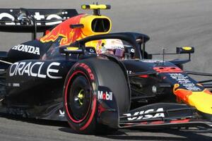 疾走するレッドブルの角田裕毅=18日、テキサス州オースティン(AP=共同)