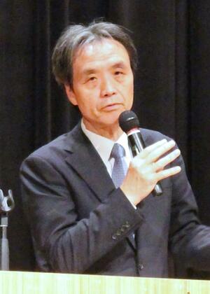 講演で拉致問題の早期解決を訴えた蓮池薫さん=魚沼市干溝