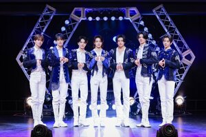 『aoen LIVE TOUR 2026 ～青のはじまり47+1～』の模様（C）JCONIC