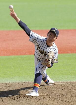 帝京長岡ー日本文理　９回を投げきり無失点に抑えた帝京長岡の先発武田晄樹＝エコスタ