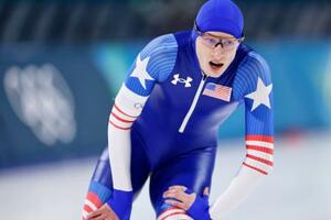 　男子１５００メートル　レースを終えたジョーダン・ストルツ。銀メダルを獲得した＝ミラノ（共同）