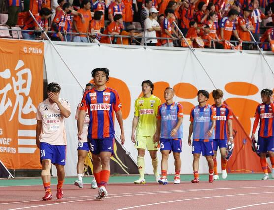 広島に敗れリーグ戦５連敗の新潟＝７月２０日、デンカビッグスワン