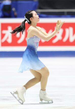 フィギュアスケート　全日本選手権　女子フリー　演技する中井亜美＝２１日、国立代々木競技場
