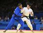 女子５７キロ級３位決定戦　ブラジル選手（左）と対戦する舟久保遥香＝パリ（共同）