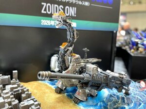 「第64回 静岡ホビーショー」で公開された「AZ-17DX ウルトラザウルス ムンベイ仕様（グラビティカノン付属）」。 （C）oricon ME inc.