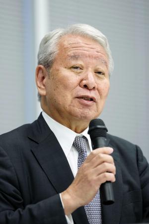 記者会見するJICAの田中明彦理事長。アフリカとの交流推進を目的とした「ホームタウン」事業の撤回を発表した=9月、東京都内