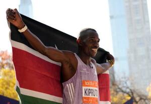 　ニューヨークシティー・マラソンの男子で優勝したベンソン・キプルト＝２日（ロイター＝共同）