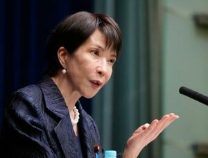 新内閣が発足し、記者会見する高市早苗首相=21日午後10時13分、首相官邸