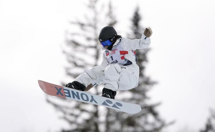スノーボードW杯ハーフパイプ第4戦で女子3位の冨田せな=アスペン(ゲッティ=共同)