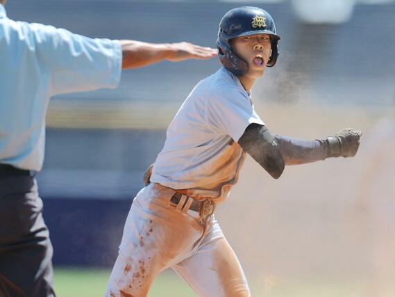 帝京長岡－新潟明訓　新潟明訓３回２死二塁、山口仁栄が適時三塁打を放ち１－０＝エコスタ