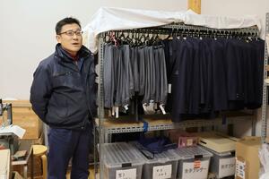 聖籠中でみらいのたねが保管していた制服=聖籠町蓮潟