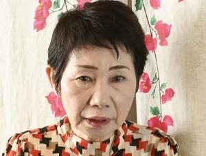 沖縄県知事選に関するオール沖縄の政党会派会議後、取材に応じる山内末子県議=28日午後、県議会