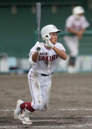 村上桜ケ丘－開志学園　８回村上桜ケ丘２死一、二塁、斎藤遼太郎が適時二塁打を放ち、８－２＝新発田市五十公野