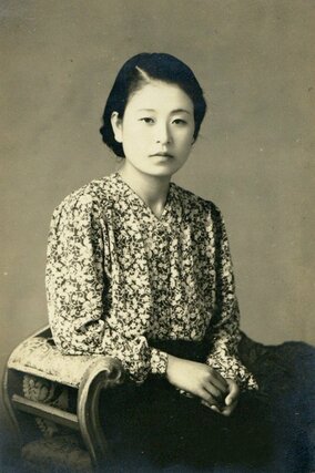 独身時代の土賀マサさん（鈴木幸枝さん提供）