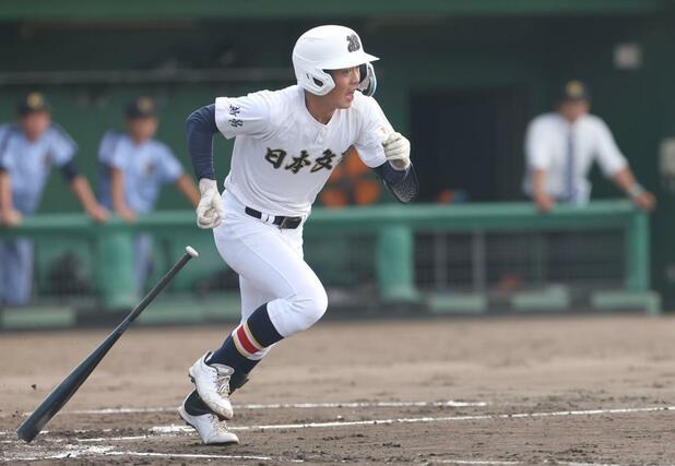 日本文理－高岡第一　日本文理１回１死満塁、臼木彪牙が先制適時打を放つ＝高岡西部総合公園野球場