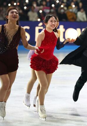 エキシビションのフィナーレに登場する中井亜美