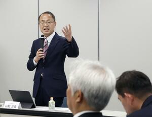 トキの放鳥について話し合う協議会であいさつする石川県の山野之義知事＝２７日午後、石川県輪島市
