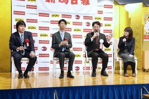 左から藤井猛九段、千田翔太八段、森下卓九段、貞升南女流二段＝３月２日、新潟グランドホテル