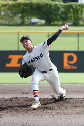 十日町－開志学園　先発した開志学園の伊藤徹＝９月１９日、三条市パールスタ