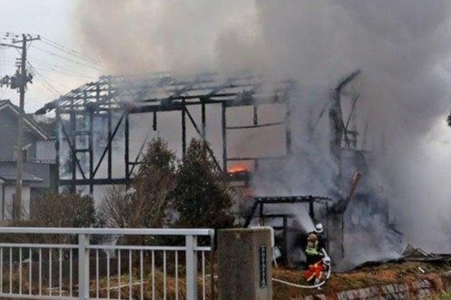 新潟県佐渡市真野新町の食品製造の作業場で火災 けが人なし | 新潟日報