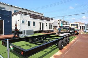アップデートの「トレーラーハウス・ラボ」の展示場=長岡市