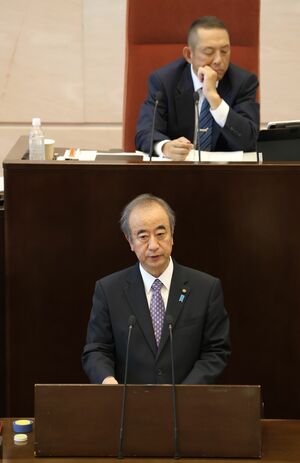 県議会9月定例会で、各議案の提案理由を説明する花角英世知事=9月24日、新潟市中央区